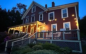 The Aurora Inn & Cottages